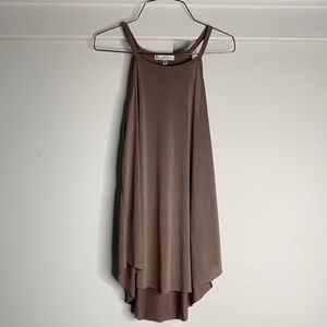 Medium - flowy tank - like new condition